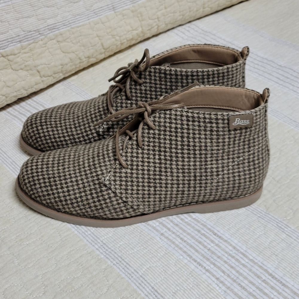 G.H. BASS & CO. WOMEN'S CHUKKA BOOTS 7 1/2